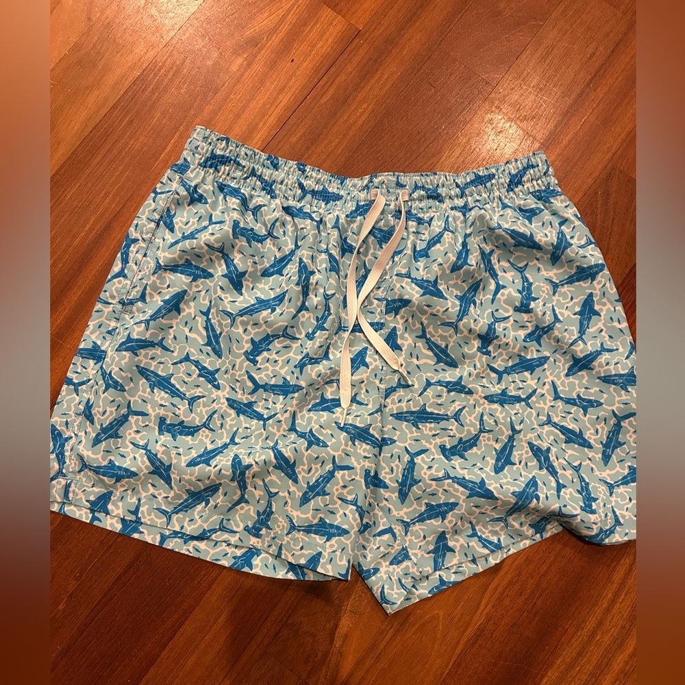 Chubbies Blue Shark Pattern Men’s Swim Trunks Size XL